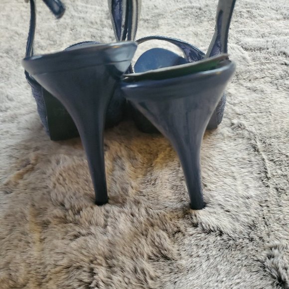 Guess Blue Lace Kitten Toe Pumps 7.5 4 inch heel - Picture 2 of 3